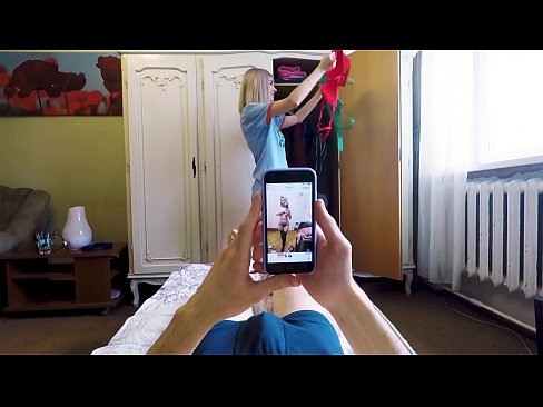 ❤️ Ua hoʻomake ʻo Stepsister i kona kaikunāne ma mua o ka hoʻi ʻana mai o ka makuahine ☑ Porno ia makou